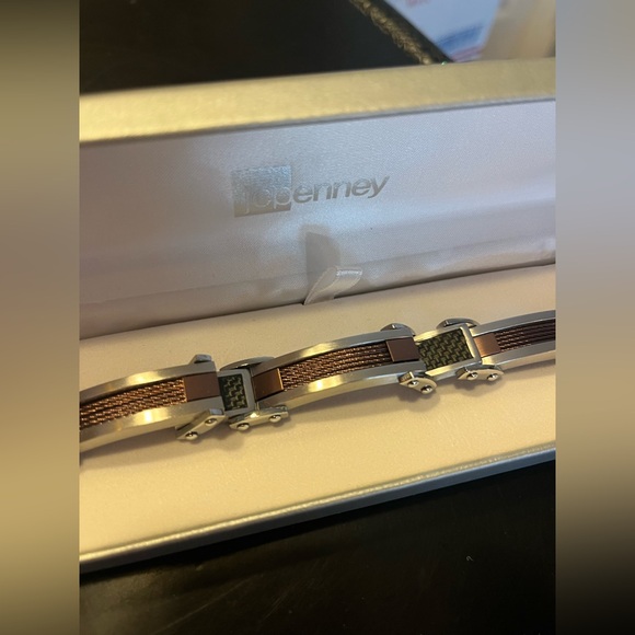 NIB Men’s Stainless Steel 2 Tone Bracelet - Picture 5 of 11